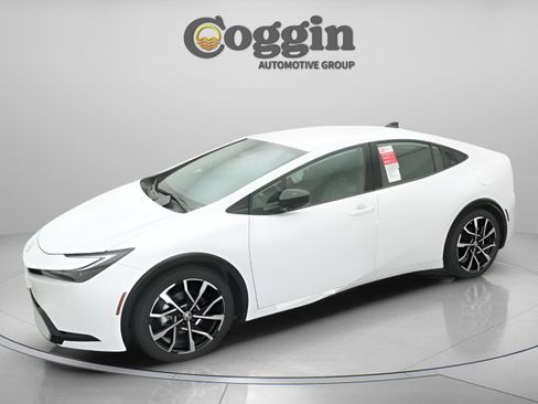 New 2026 Toyota Prius Plug-In Hybrid image 2