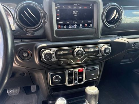 Used 2022 Jeep Gladiator Sport AWD/4WD image 10