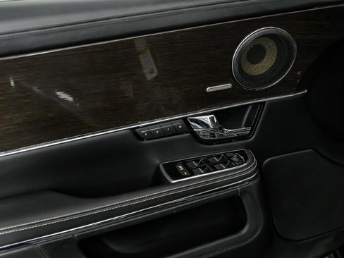 Used 2012 Jaguar XJ Supercharged RWD image 15