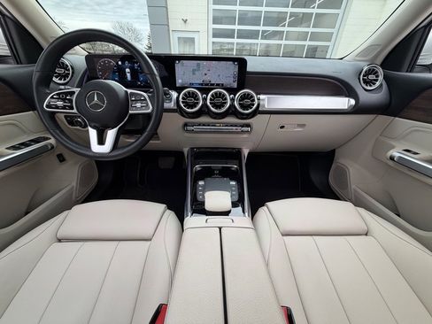 Used 2023 Mercedes-Benz GLB 250 4MATIC image 17