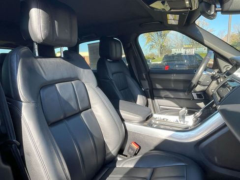 Used 2019 Land Rover Range Rover Sport SE image 10