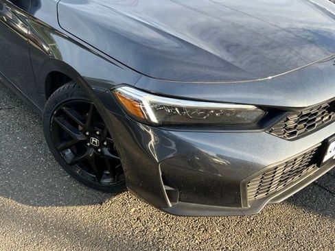 Used 2025 Honda Civic Sport image 2