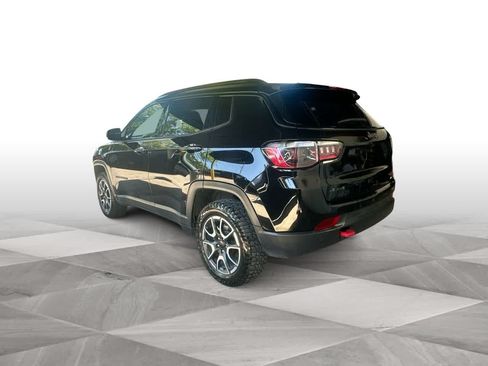 Used 2024 Jeep Compass Trailhawk AWD/4WD image 6
