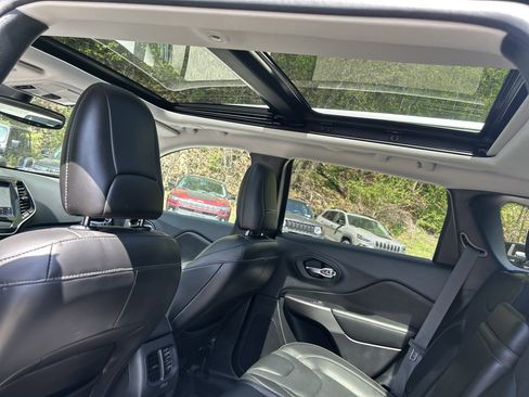 Certified 2019 Jeep Cherokee Limited AWD/4WD image 15
