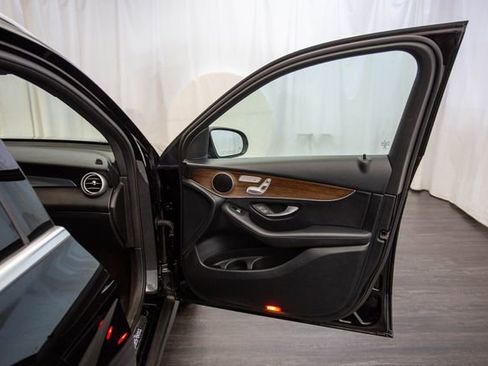 Used 2020 Mercedes-Benz GLC 300 4MATIC w/ Parking Assistance Package image 17