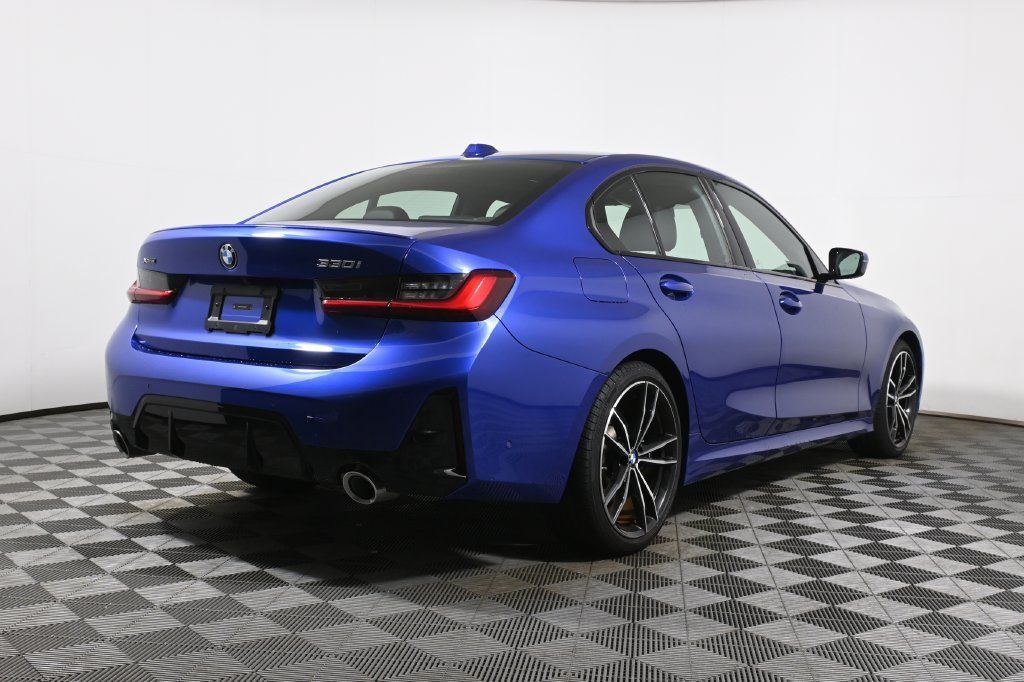 Certified 2023 BMW 330i xDrive Sedan w/ M Sport Package AWD/4WD image 7