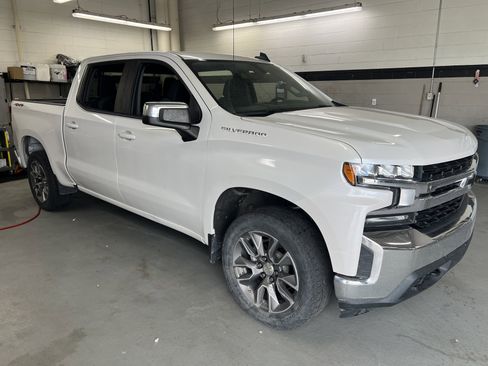 Used 2019 Chevrolet Silverado 1500 LT w/ All-Star Edition image 2