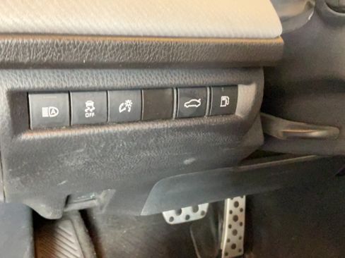 Used 2025 Toyota Camry SE w/ Convenience Package FWD image 20