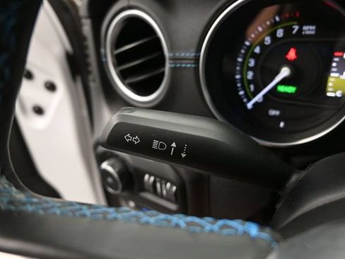 Used 2022 Jeep Wrangler Unlimited Rubicon 4xe w/ Cold Weather Group AWD/4WD image 21