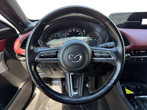 Used 2022 MAZDA MAZDA3 s image 12