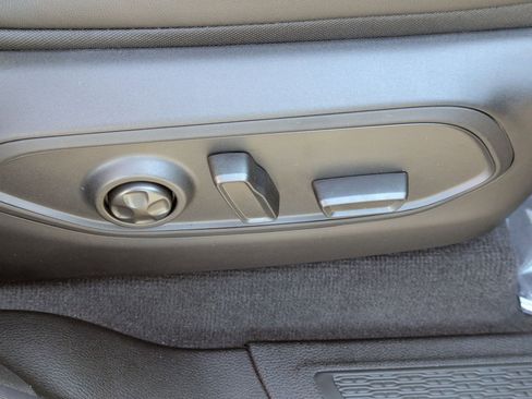 New 2025 Jeep Grand Cherokee Limited image 32