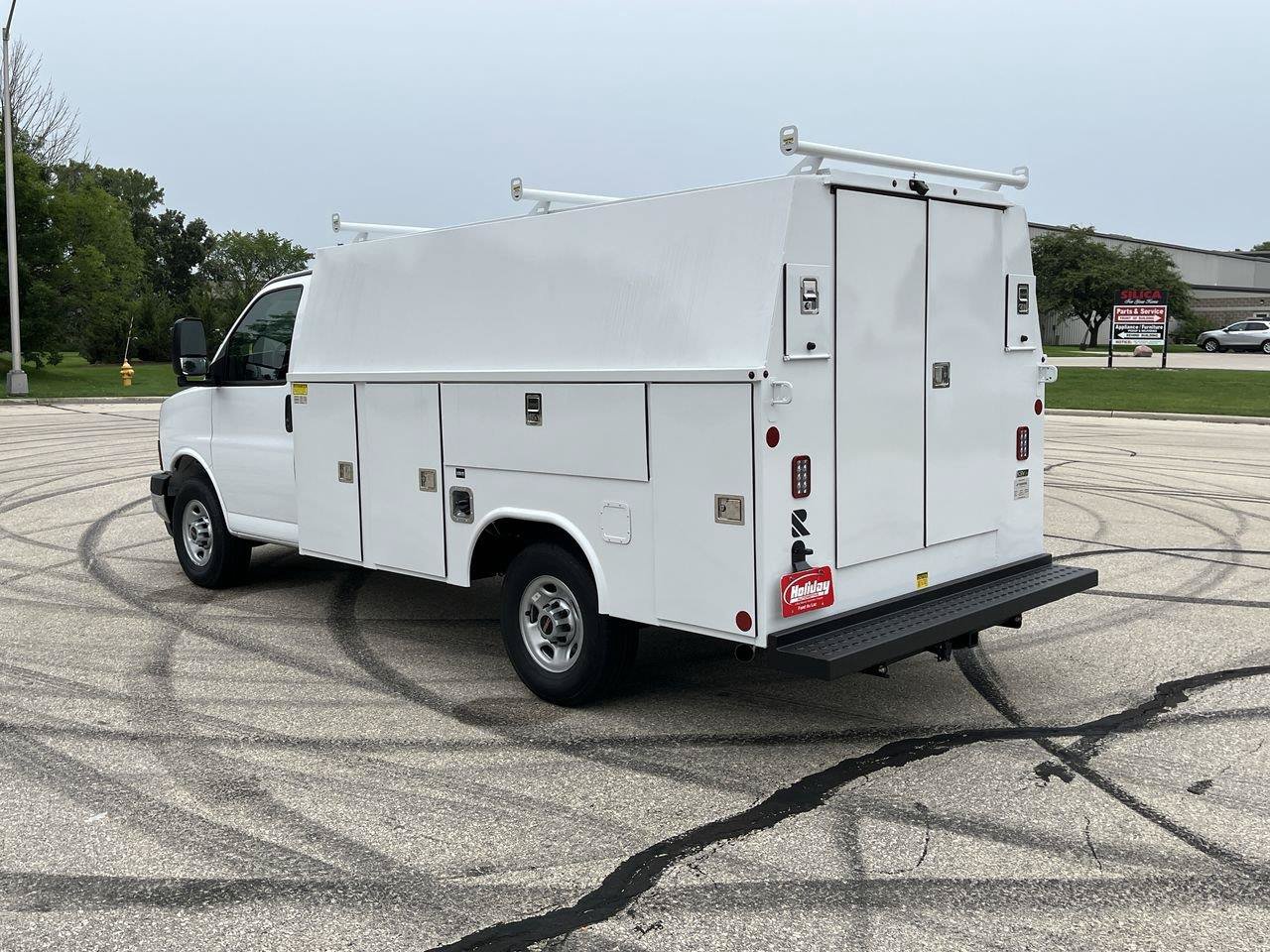 New 2026 GMC Savana 3500 w/ Power Convenience Package RWD image 2
