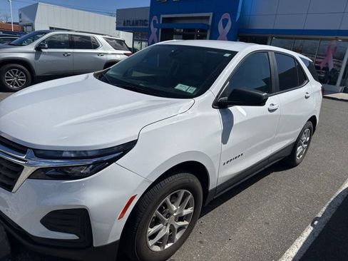 Certified 2023 Chevrolet Equinox LS w/ LS Convenience Package image 2