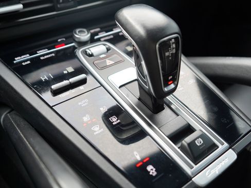 Used 2021 Porsche Cayenne Turbo image 51