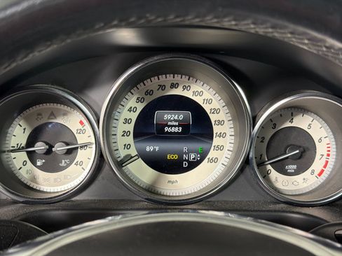 Used 2014 Mercedes-Benz E 350 4MATIC Sedan image 29