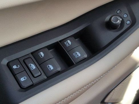 Used 2022 Jeep Grand Cherokee Limited w/ Luxury Tech Group II AWD/4WD image 23