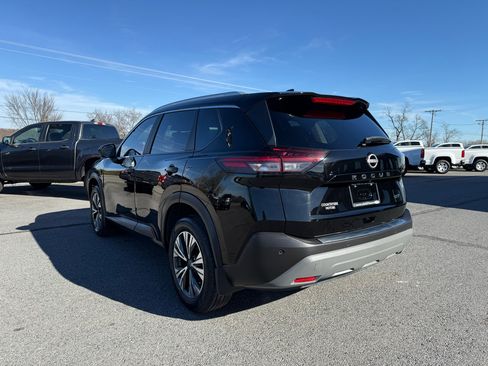 Used 2023 Nissan Rogue SV w/ SV Premium B Package image 4