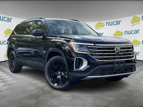 New 2026 Volkswagen Atlas SE image 1