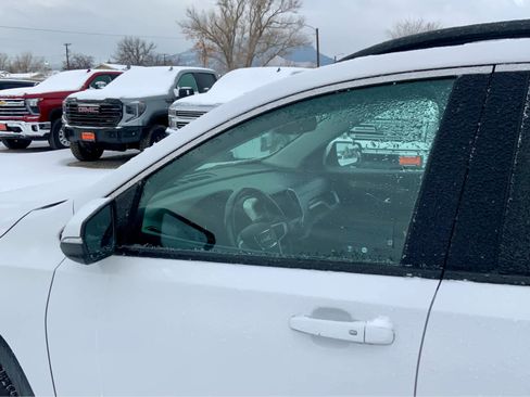 Used 2020 GMC Terrain SLE w/ Driver Convenience Package image 11