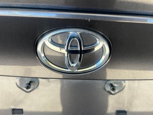 Used 2020 Toyota C-HR LE FWD image 32