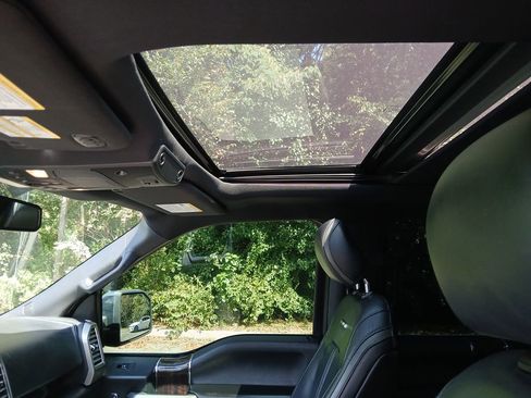 Used 2015 Ford F150 Platinum w/ Equipment Group 701A Luxury image 21