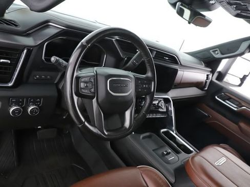 Used 2024 GMC Sierra 2500 Denali Ultimate AWD/4WD image 18