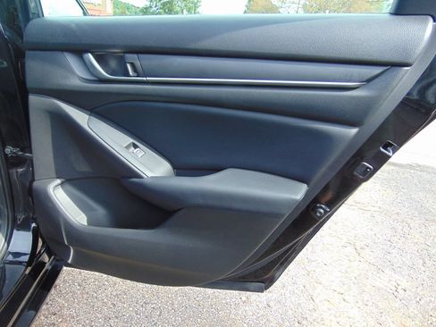 Used 2018 Honda Accord Sport image 23