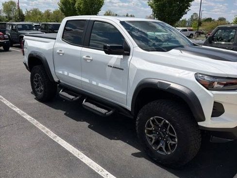 Used 2024 Chevrolet Colorado ZR2 w/ Technology Package AWD/4WD image 2