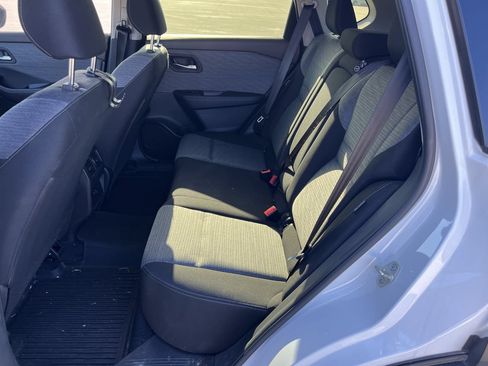 Used 2023 Nissan Rogue SV FWD image 10