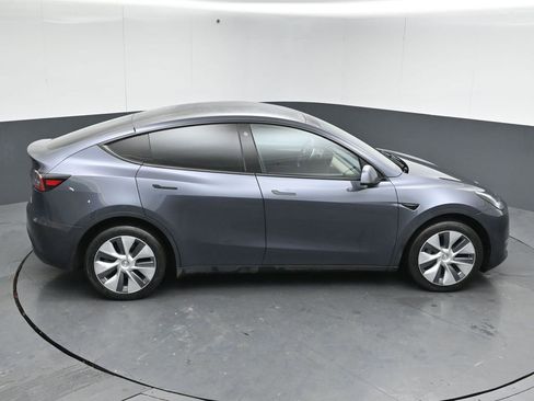 Used 2023 Tesla Model Y Long Range image 44