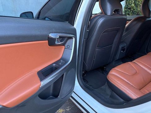 Used 2015 Volvo V60 T5 Premier w/ 19" Sport Package FWD image 23