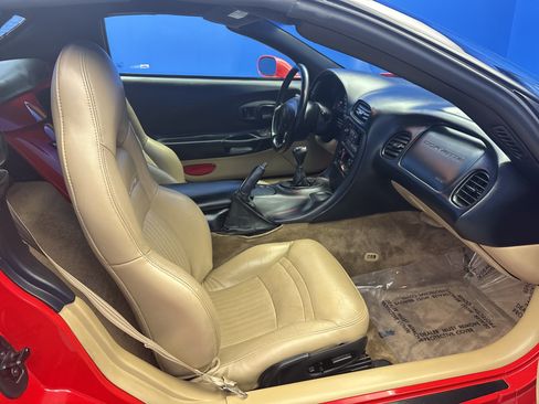 Used 1999 Chevrolet Corvette Convertible w/ Memory Pkg RWD image 21