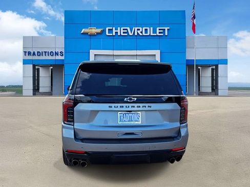 Used 2025 Chevrolet Suburban Z71 AWD/4WD image 8