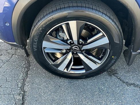 Used 2023 Nissan Rogue Platinum image 7