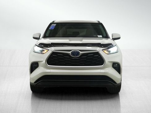 Used 2021 Toyota Highlander XLE image 11