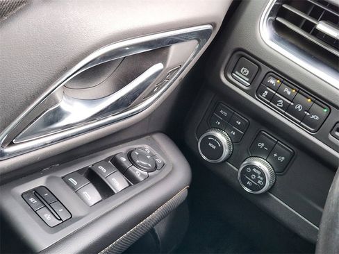 Used 2022 GMC Yukon AT4 image 15