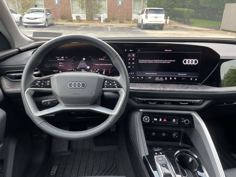 Certified 2025 Audi Q5 Premium Plus w/ Premium Plus AWD/4WD image 2