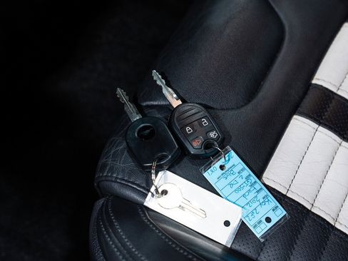 Used 2012 Ford Mustang Shelby GT500 w/ SVT Performance Pkg image 32