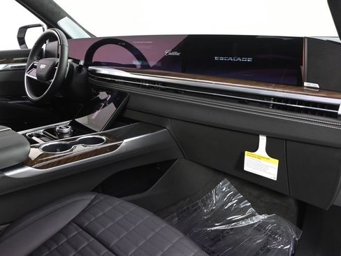 New 2026 Cadillac Escalade Platinum Sport w/ LPO, ONYX Package AWD/4WD image 15