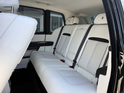 Used 2026 Rolls-Royce Cullinan AWD/4WD image 21
