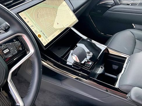 Certified 2025 Land Rover Range Rover Sport SE image 14