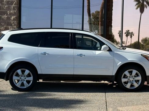 Used 2017 Chevrolet Traverse LT w/ Style and Technology Package AWD/4WD image 14