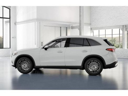 Used 2026 Mercedes-Benz GLC 300 image 34