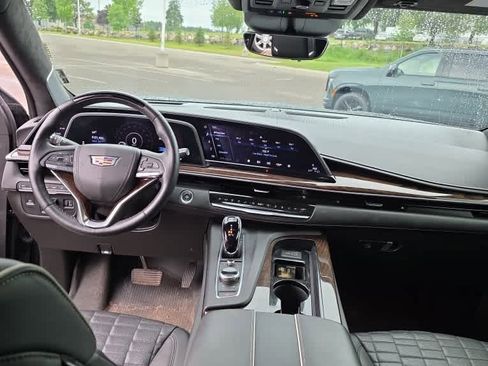 Used 2023 Cadillac Escalade ESV Premium Luxury Platinum AWD/4WD image 7