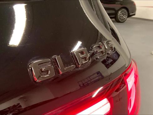 Used 2025 Mercedes-Benz GLB 35 AMG 4MATIC image 29