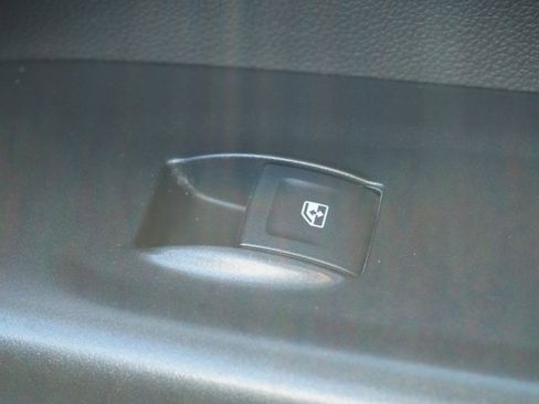 Used 2019 Chevrolet Colorado LT w/ LT Convenience Package image 24