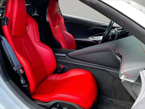 Used 2020 Chevrolet Corvette Stingray Coupe w/ Z51 Performance Package RWD image 21