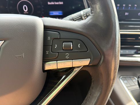 Used 2021 Cadillac Escalade Premium Luxury AWD/4WD image 20