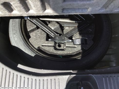 Used 2018 Chevrolet Trax LS image 16