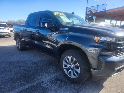 Used 2022 Chevrolet Silverado 1500 RST image 3